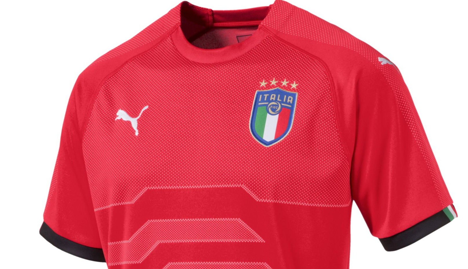 vertaler Injectie vliegtuigen Italië en Puma lanceren ook roze en groen keepersshirt voor -  Voetbalshirts.com