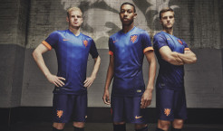 Get Nederlands Elftal Uitshirt 2010 Pics