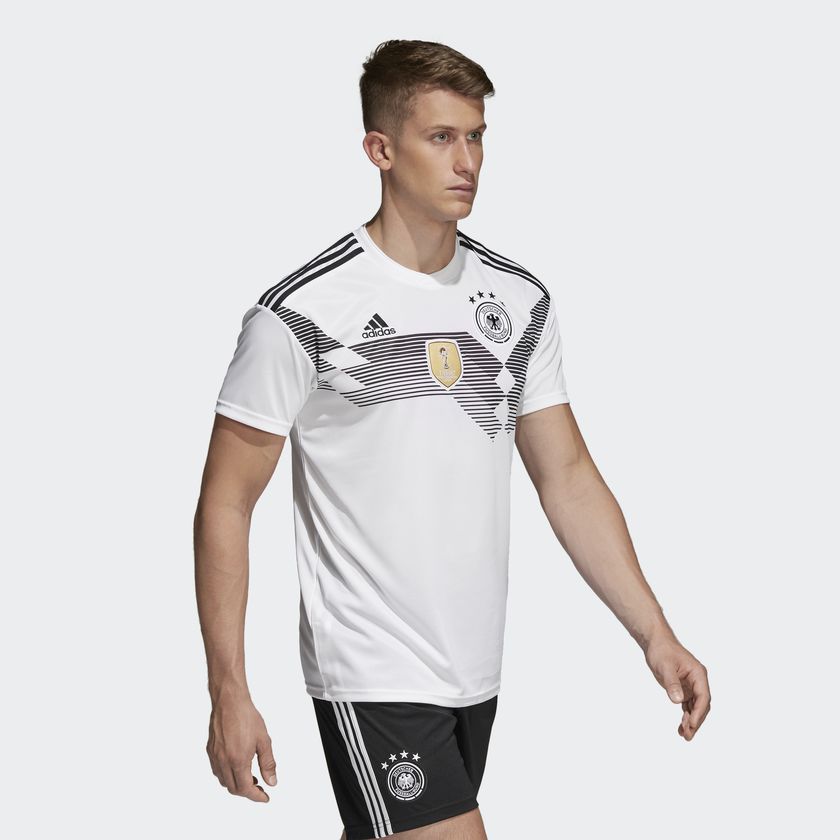 Correspondent campagne Verhuizer Duitsland WK 2018 voetbalshirt - Voetbalshirts.com