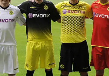 Borussia_Dortmund_uitshirt_2011_2012.jpg