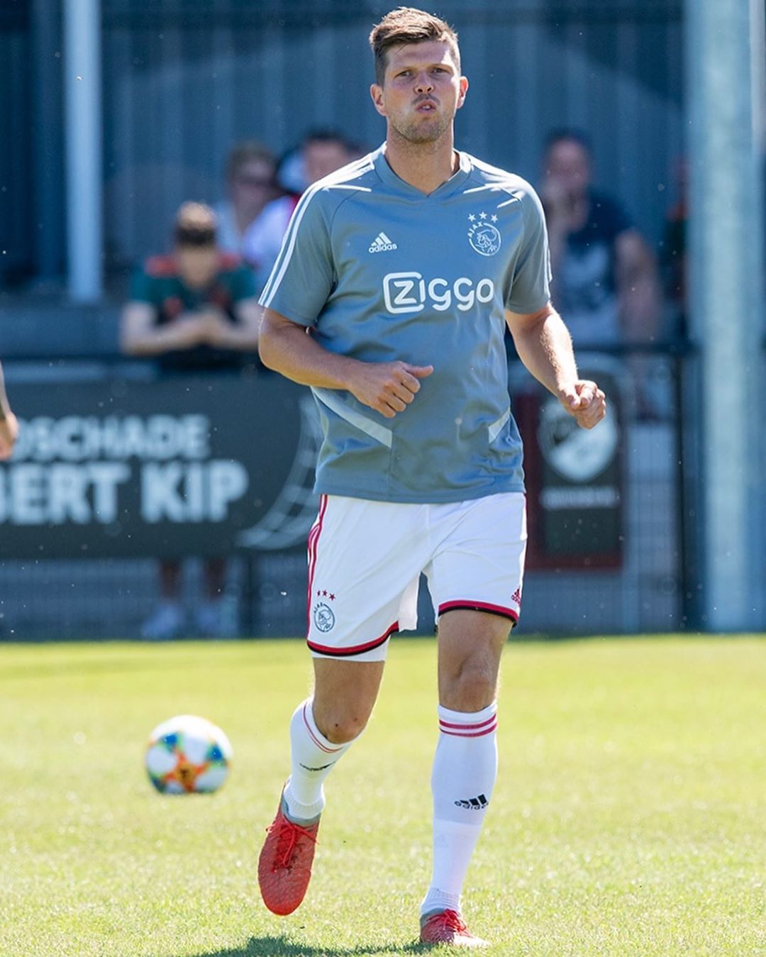 Karu vingerafdruk ik ontbijt Ajax trainingsshirt thuis 2019-2020 - Voetbalshirts.com