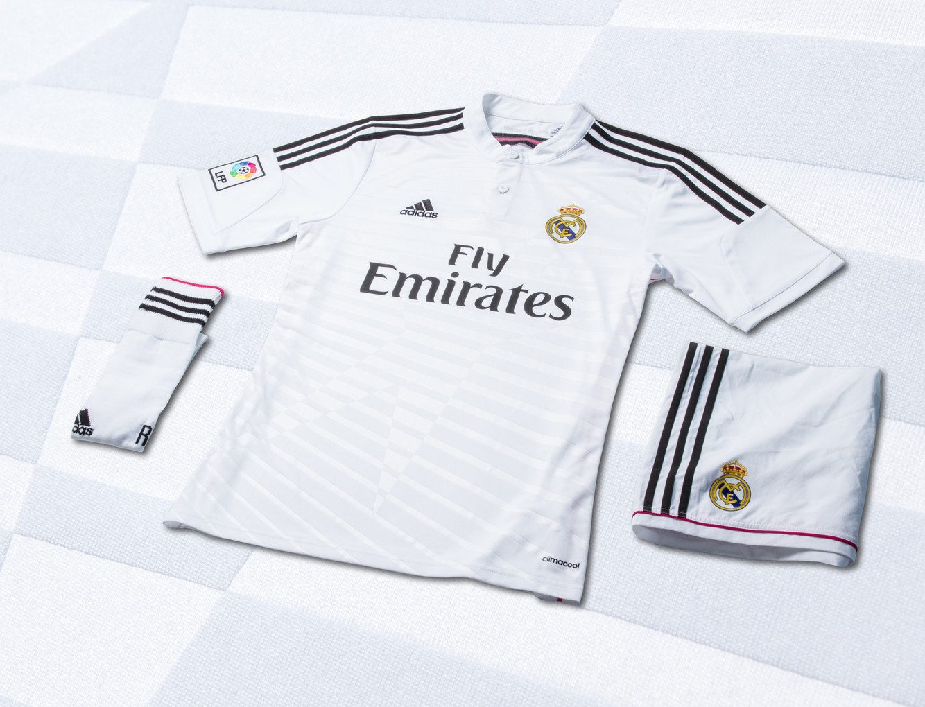 Real Madrid thuisshirt 2020-2021 uitgelekt - Voetbalshirts.com