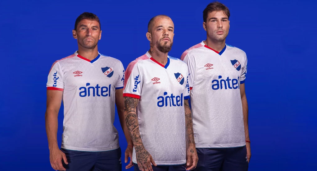 Club Nacional 2021/22 Umbro Third Kit - Football Fashion