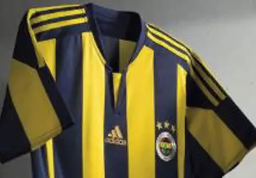 fenerbahce-thuistenue-2015-2016.png
