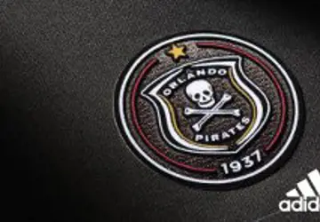 orlando-pirates-voetbalshirts-2015-2016.jpg