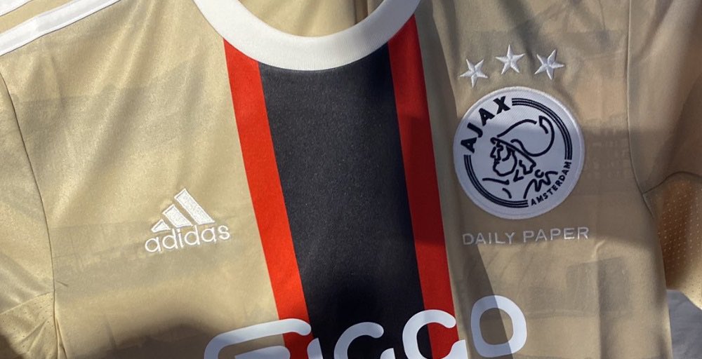 third shirt ajax 2022