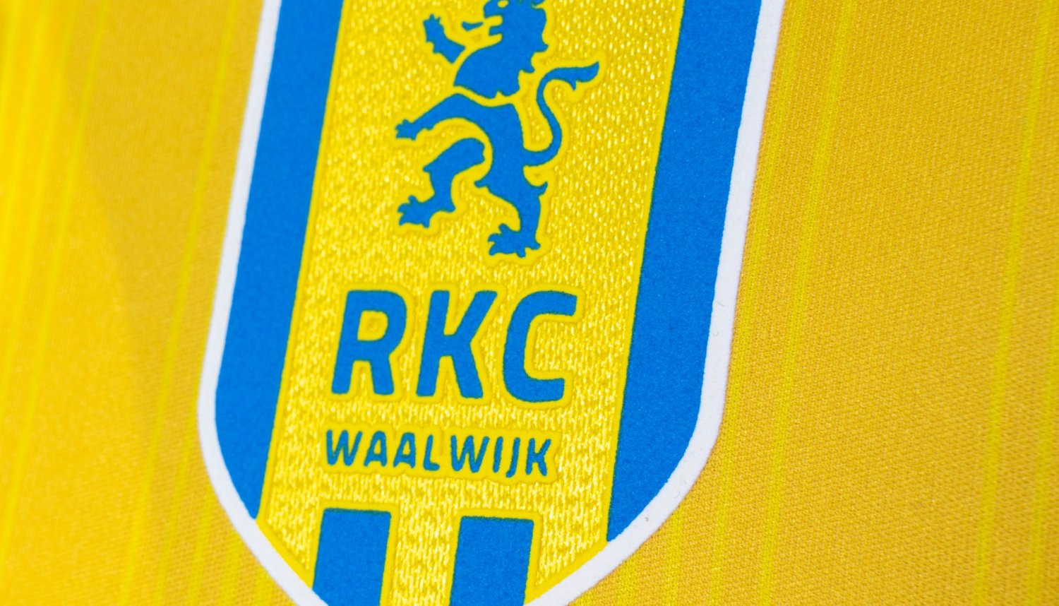 RKC Waalwijk Voetbalshirts 2022-2023 - Voetbalshirts.com