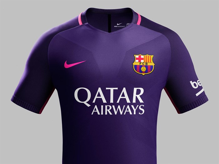 draaipunt stewardess bereik Qatar Airways op Barcelona voetbalshirts in 2016-2017 - Voetbalshirts.com