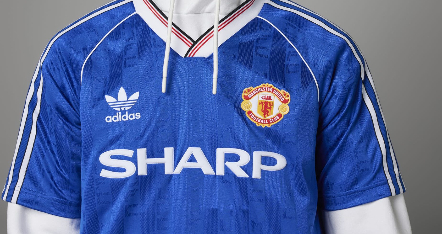 Adidas retro cheap man utd shirt