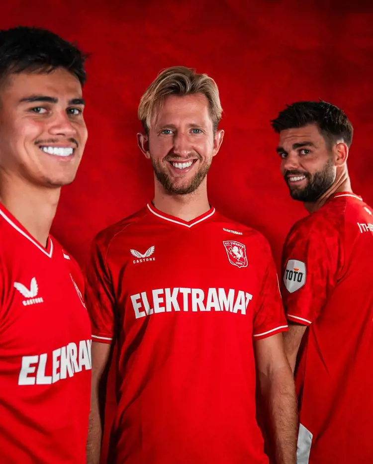FC Twente voetbalshirts 2023-2024 