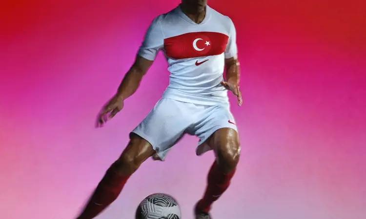 Dit zijn de Turkije EK 2024 voetbalshirts
