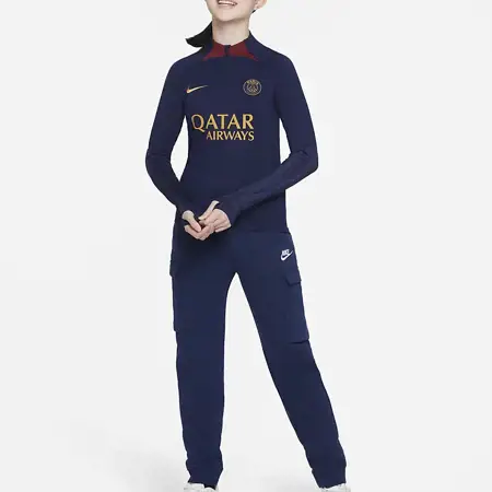 Dit is het Paris Saint Germain trainingspak 2023-2024