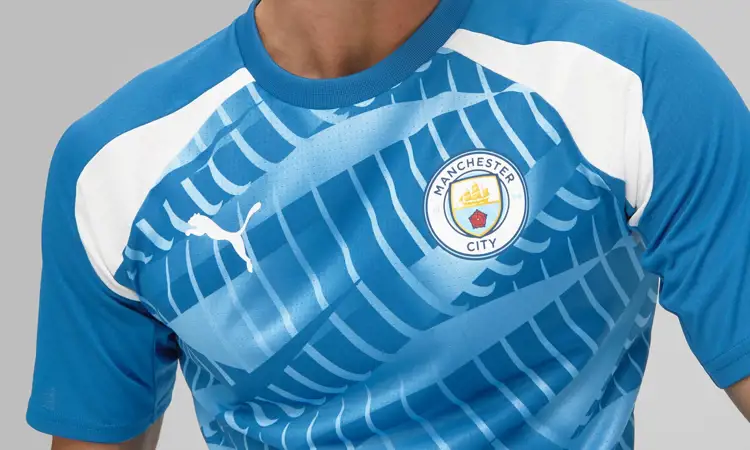 Dit warming-up shirt draagt Manchester City tijdens 2023-2024