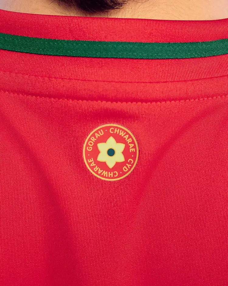 Wales voetbalshirts 2024-2025 geïnspireerd door draak